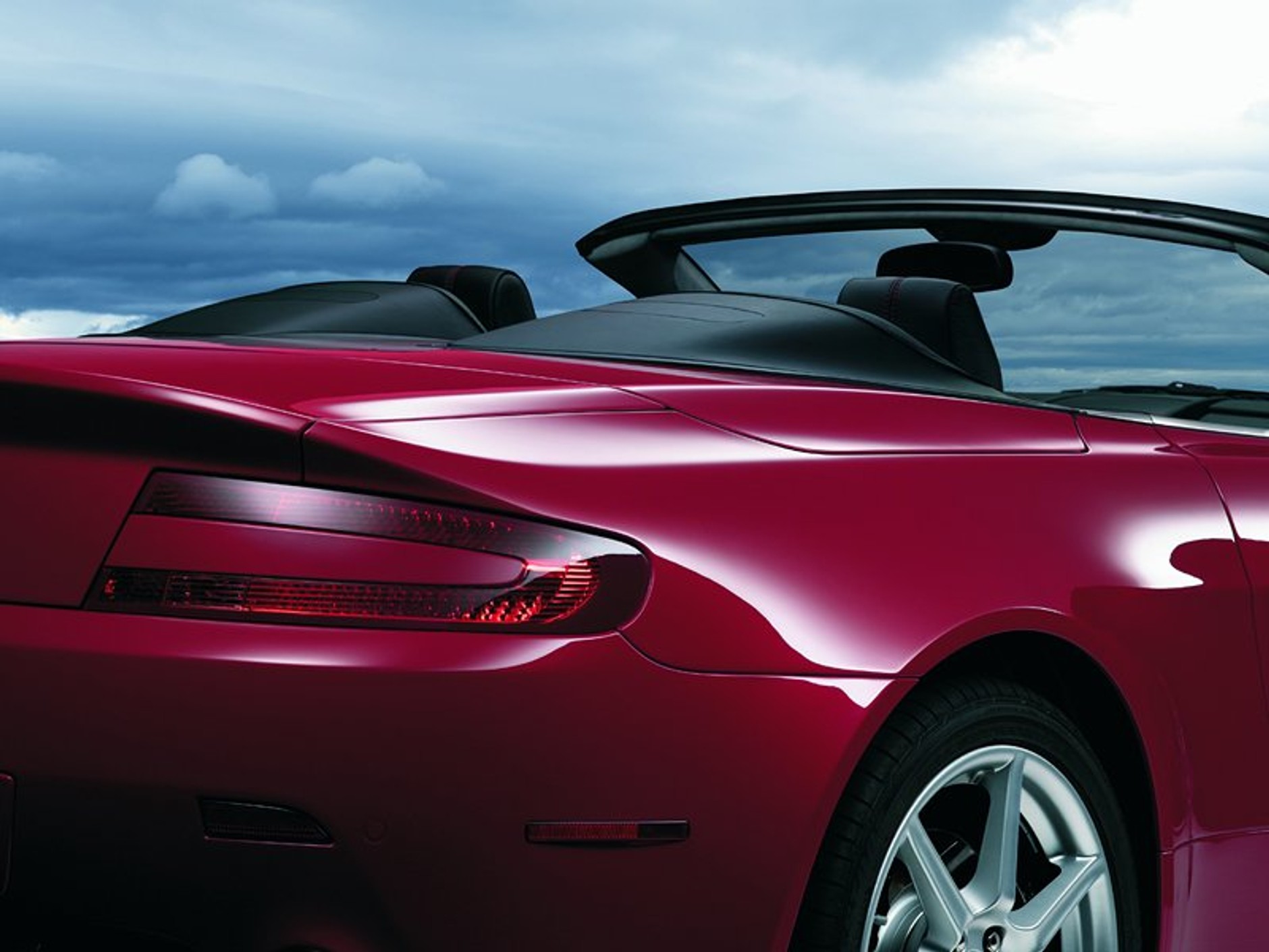 Aston Martin V8 Vantage Roadster już jest!