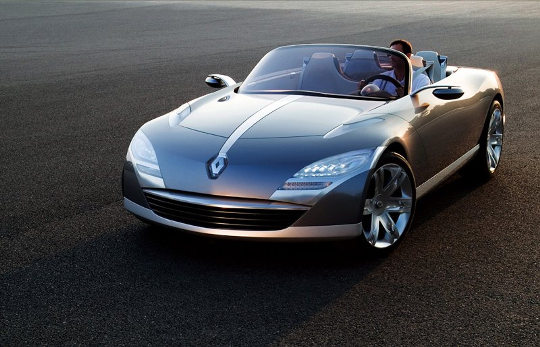 Renault Nepta: pięciometrowy kabriolet dla czterech osób