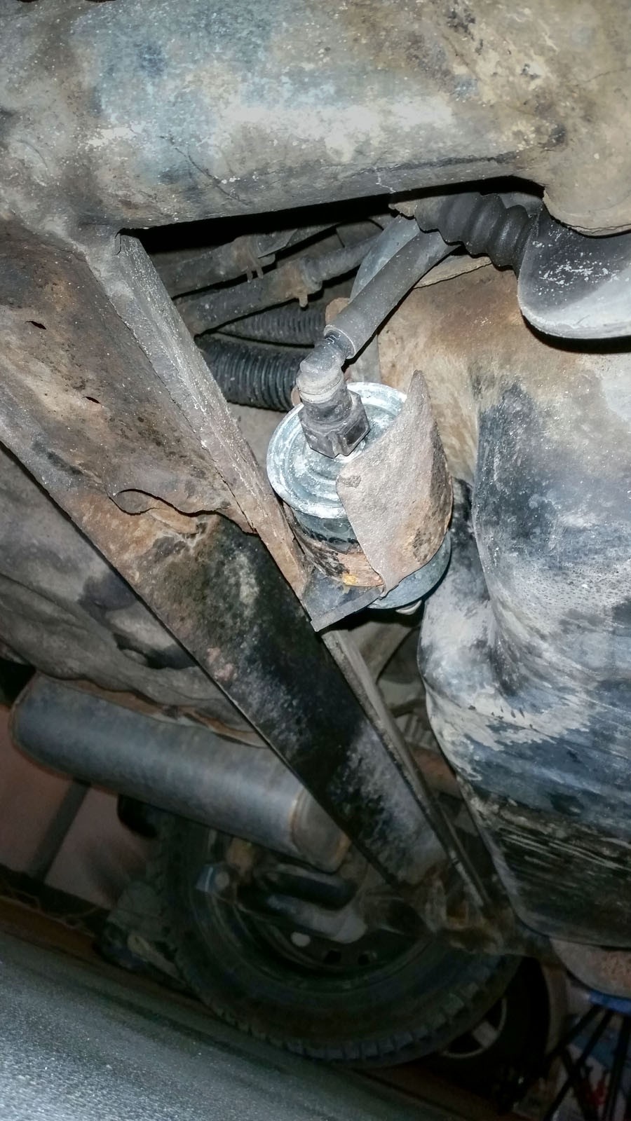 Serwis Chevroleta Aveo 1.4: filtr paliwa