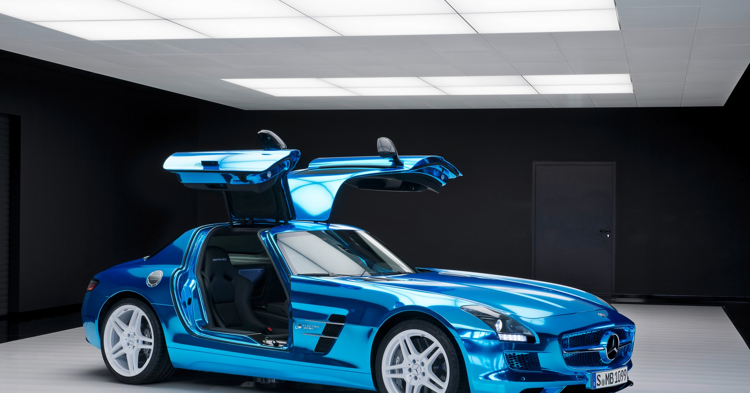 Genewa 2013: Mercedes SLS AMG pod napięciem
