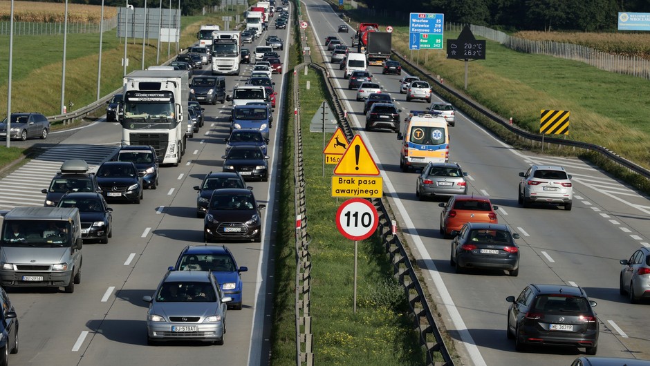 Autostrada A4 może zostać bez pasa awaryjnego jeszcze dłużej