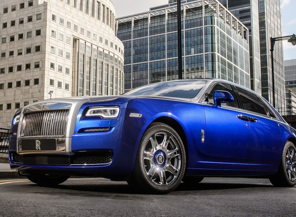 Rolls-Royce zatrudnia i zwiększa produkcję