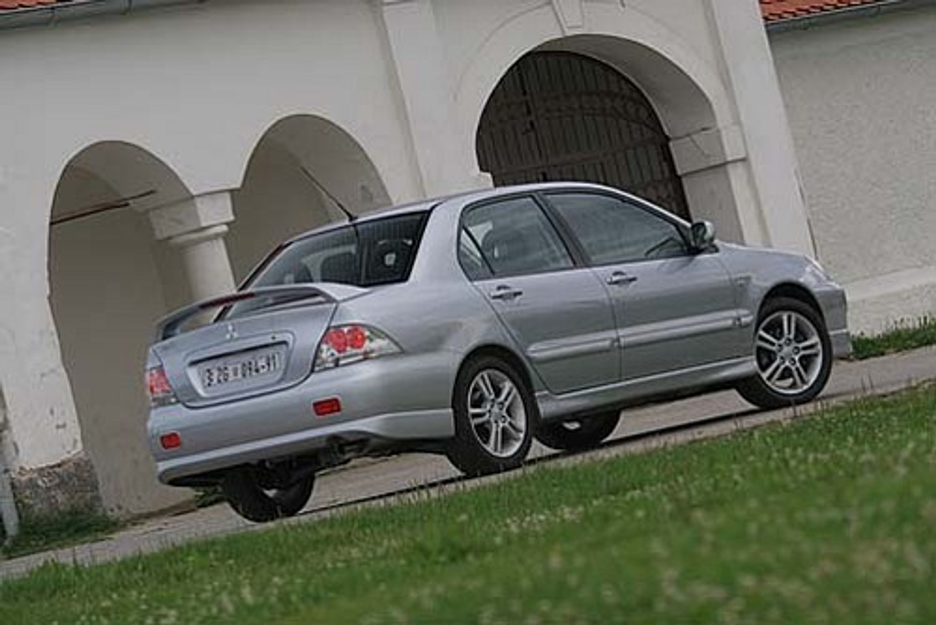 Zmodernizowany Lancer już w sprzedaży