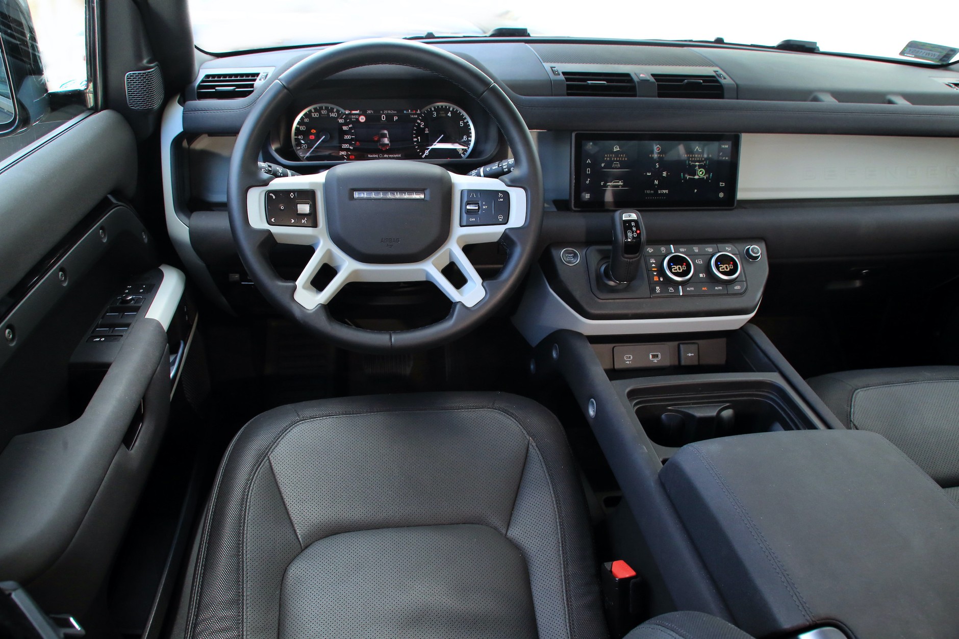 Land Rover Defender 110