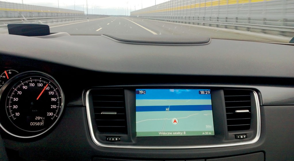 Aktualizacja fabrycznej nawigacji