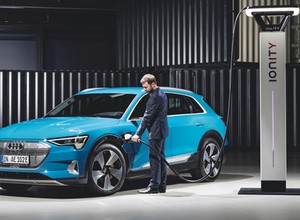 Audi e-tron - cztery pierścienie pod napięciem