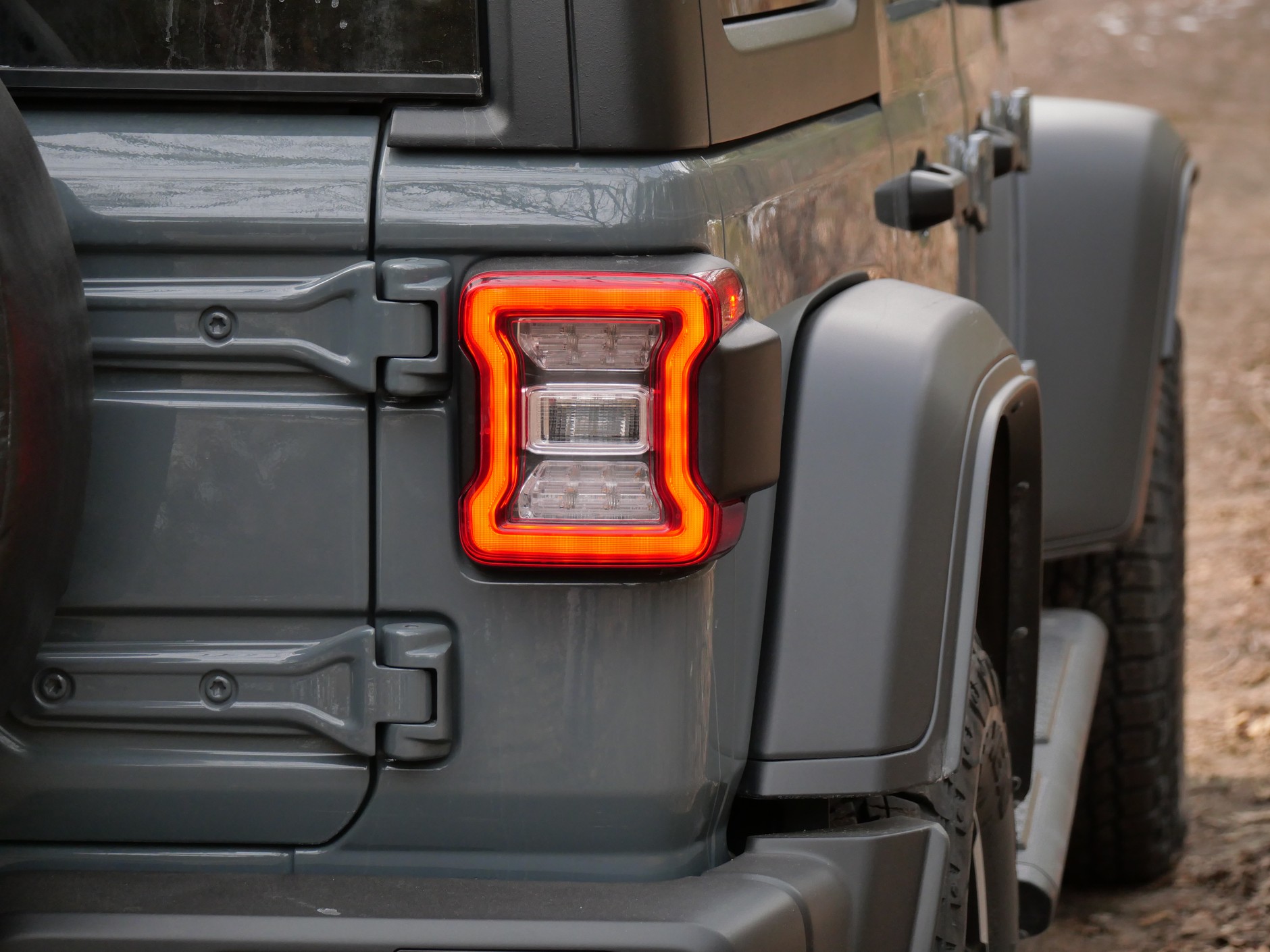 Jeep Wrangler vs Toyota Land Cruiser