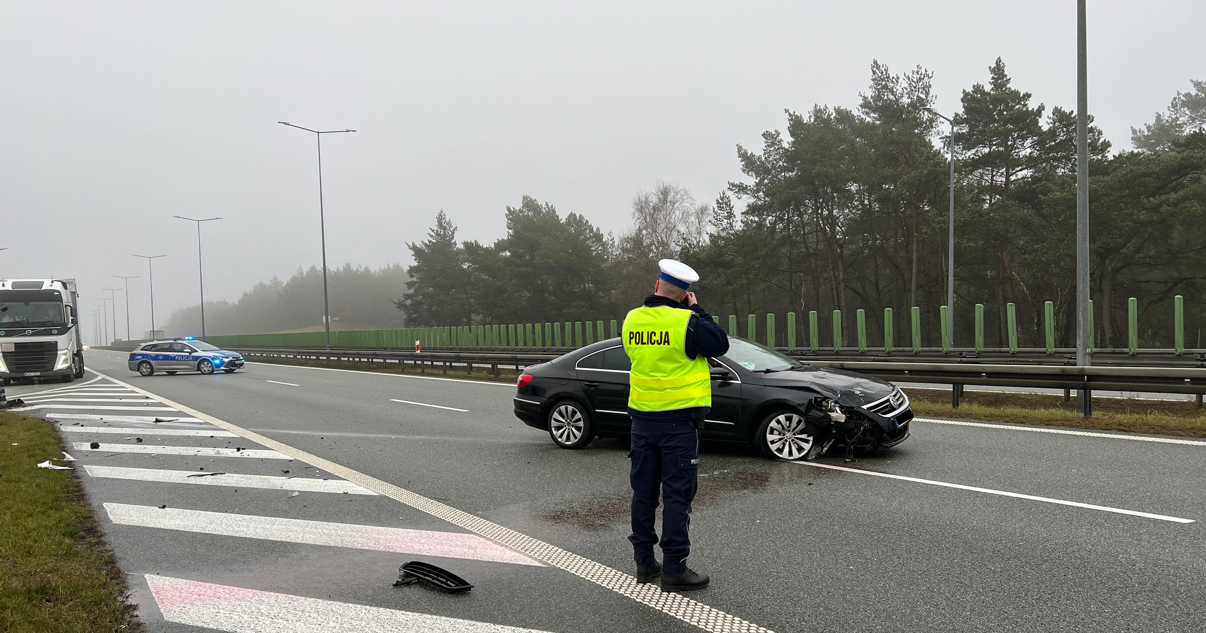 Jeden z parlamentarzystów zwrócił uwagę na to, że część policjantów dopuszcza się rażących zaniedbań w zakresie czynności służbowych na miejscu kolizji i wypadków drogowych | zdj. ilustracyjne