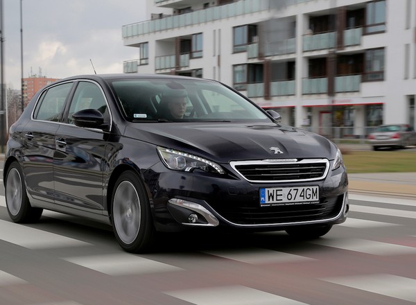 Modele Peugeot ze skrzynią EAT6 - wygodna jazda z „automatem”