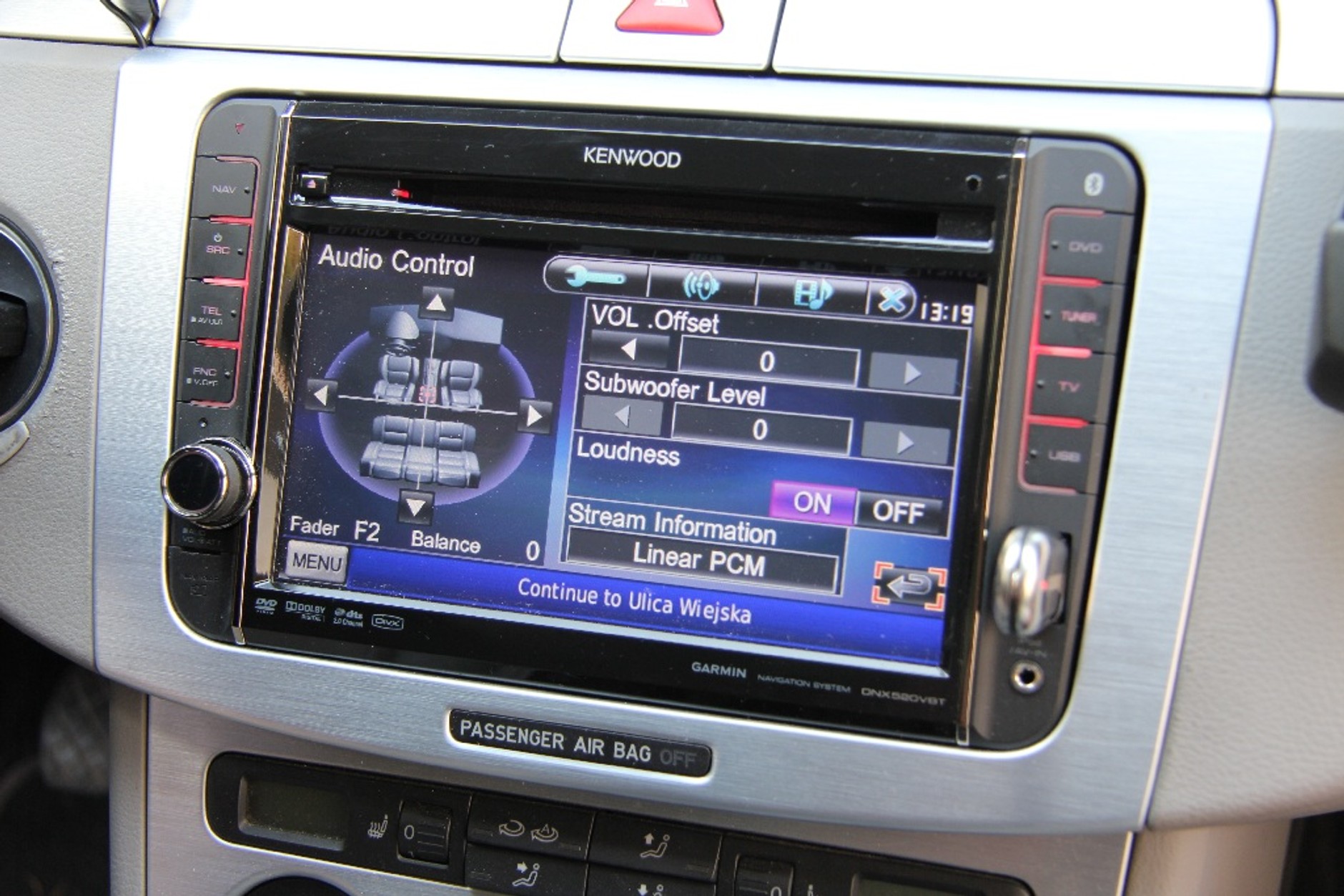 możliwość sterowania subwooferem.