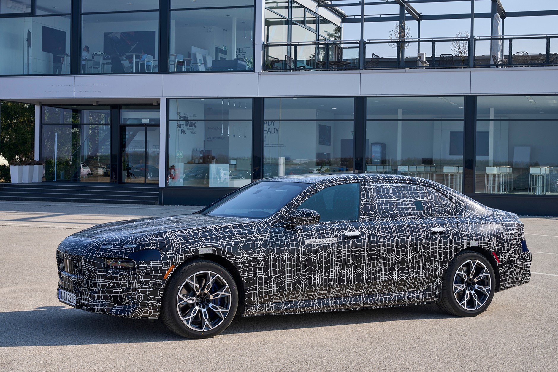 BMW i7 – prototyp elektrycznej wersji BMW serii 7 (2022)