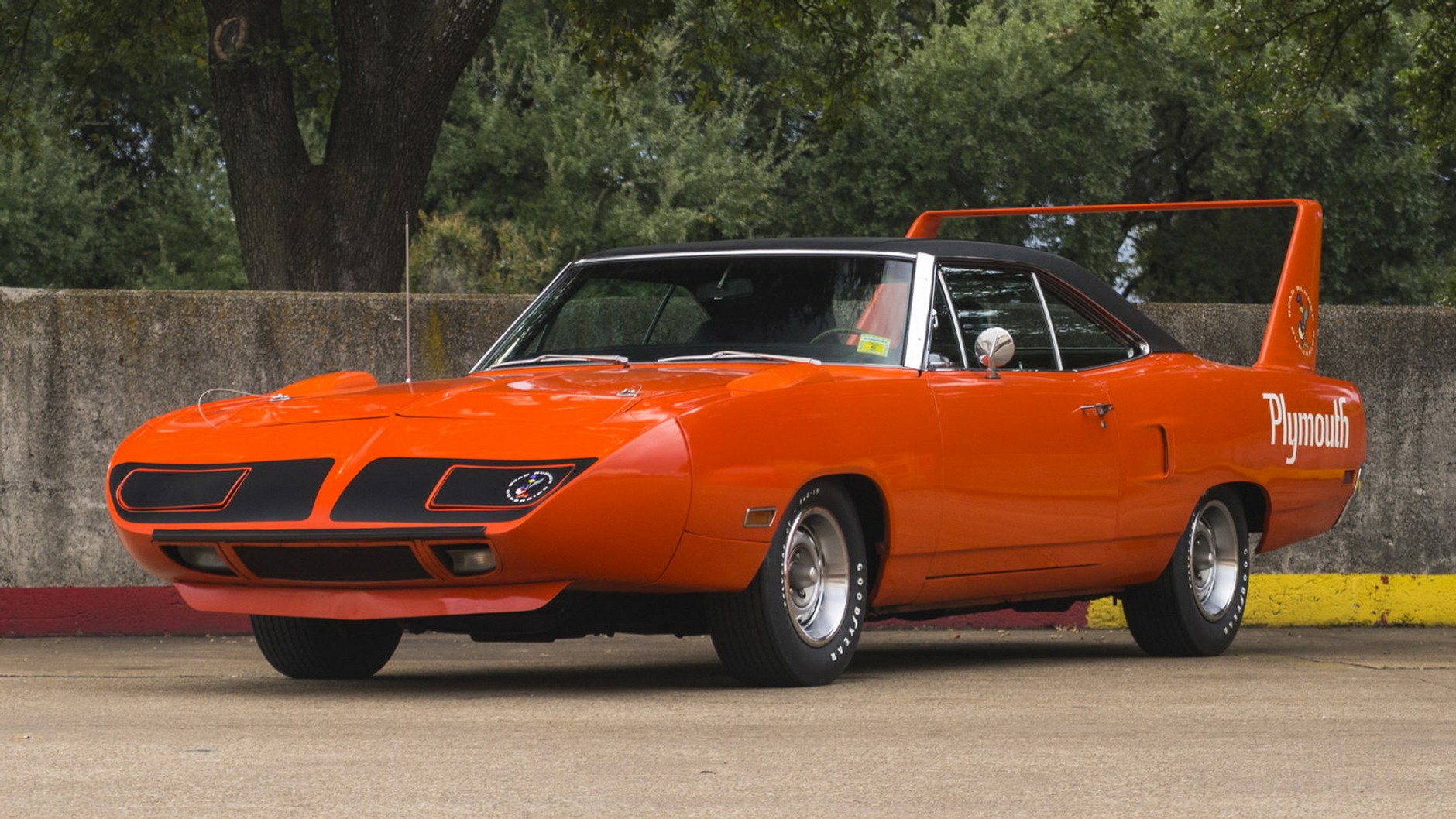 Czy zapłaciłbyś pół miliona dolarów za Plymoutha Hemi Superbird z 1970 roku?