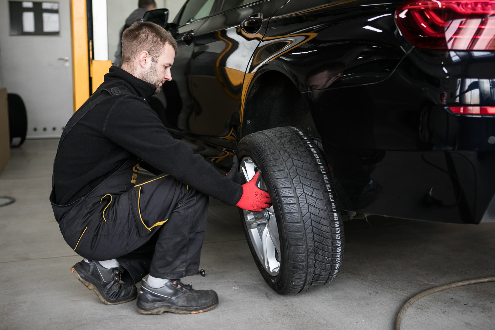 Rotowanie opon – prosty sposób na ich dłuższe użytkowanie