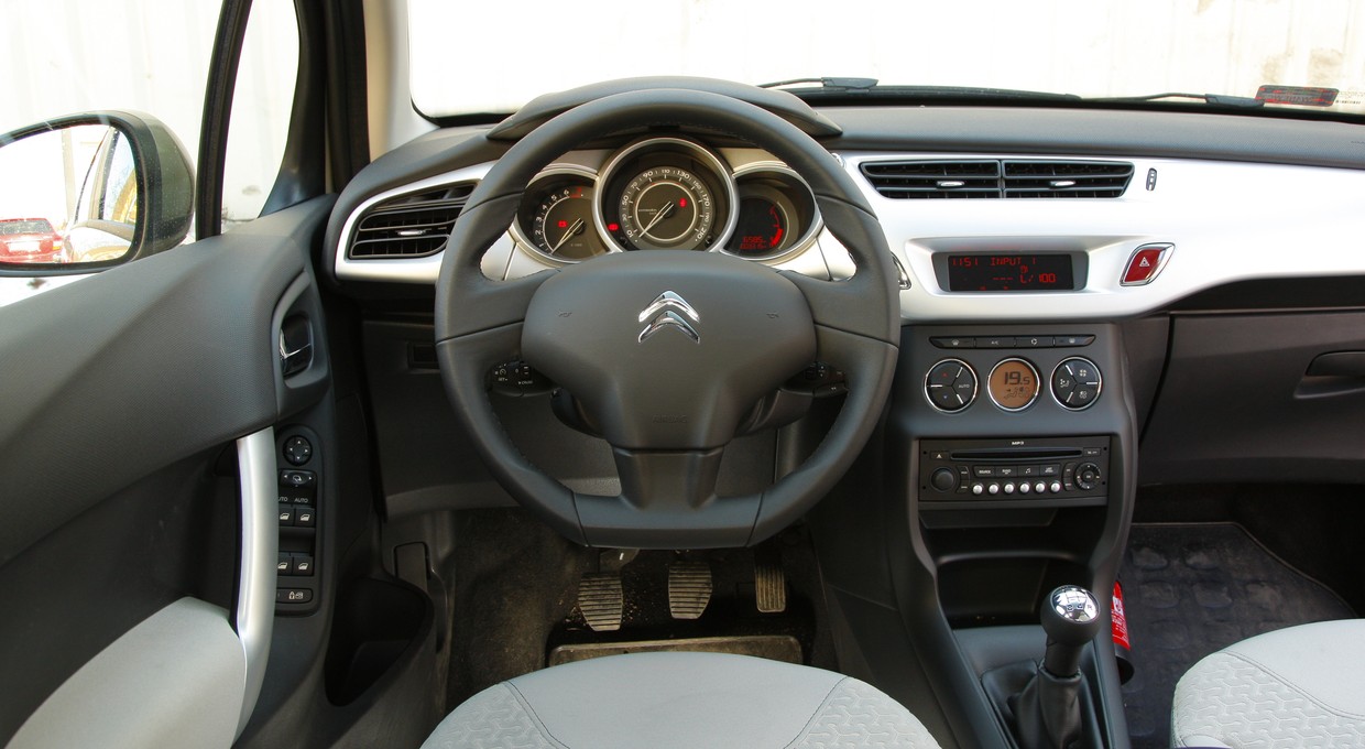 Wybuchowy problem Citroena C3 i DS3. Koncern wzywa właścicieli na akcję serwisową