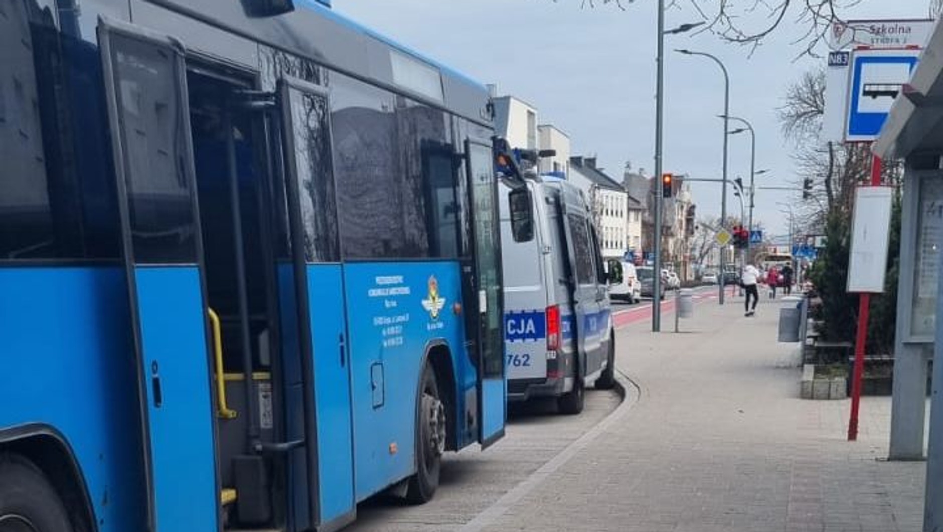 Policjanci szybko ustalili, kto kierował autobusem z dziurą w podłodze