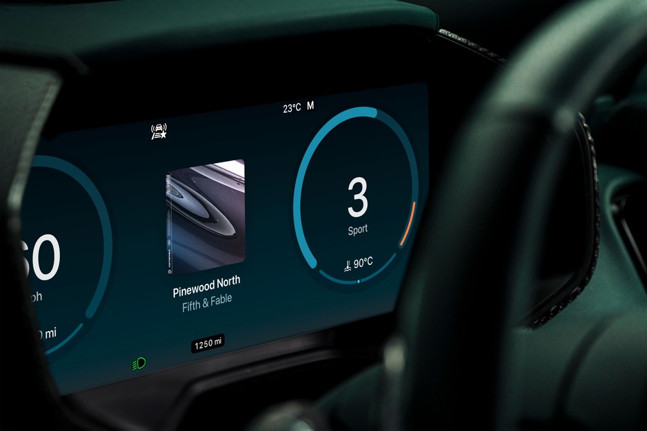 Aston Martin Apple CarPlay Ultra