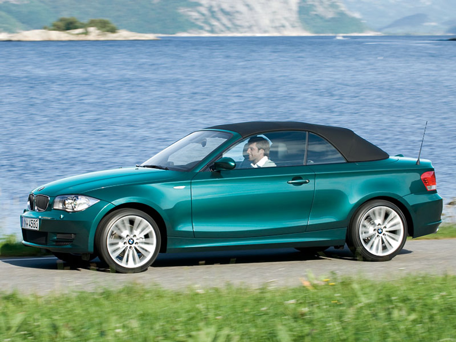 BMW 1 Cabrio: nowe fotografie i oficjalne informacje