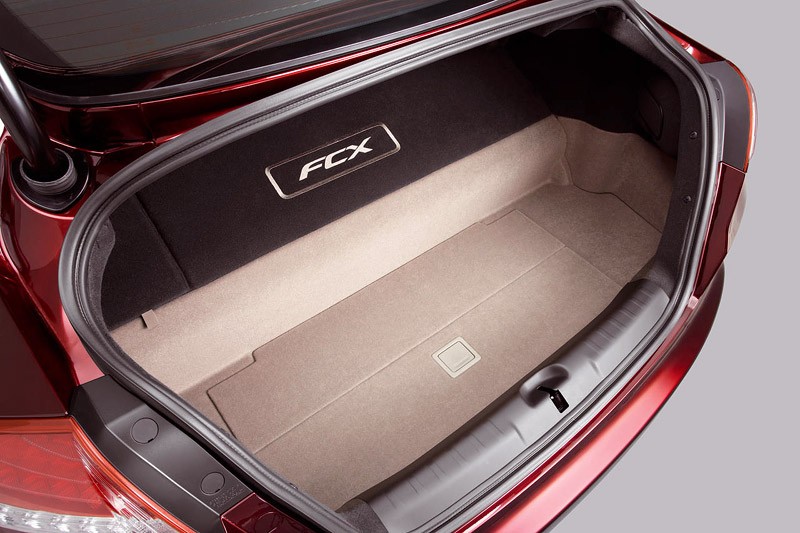 Honda: rozpoczęcie produkcji FCX Clarity napędzanej ogniwami paliwowymi