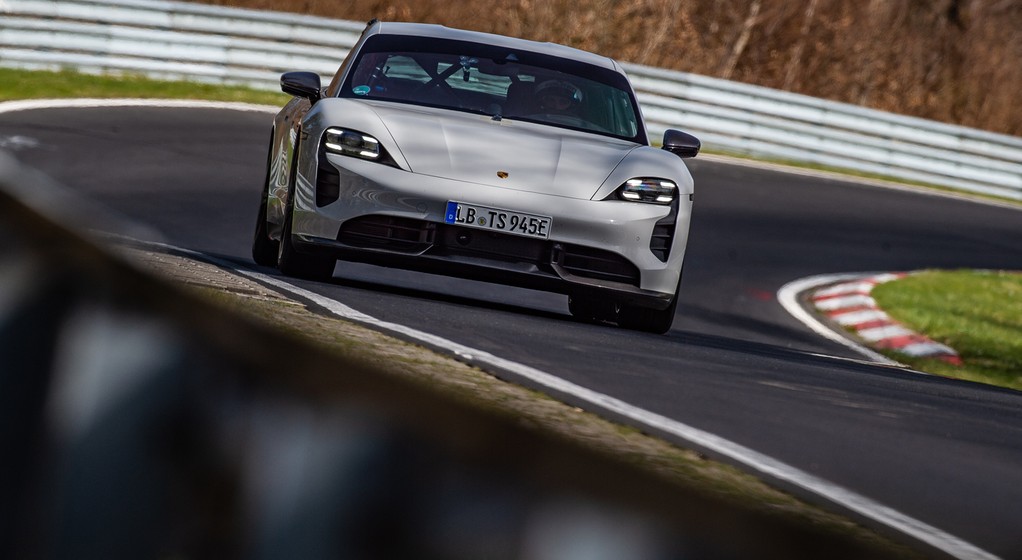 Porsche Taycan Turbo S Performance