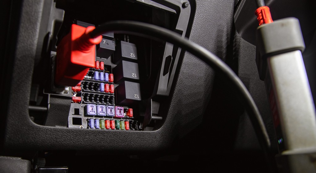 Za każdym razem, kiedy nowe auto trafia do serwisu, zapisane w nim dane mogą zostać przekazane władzom.