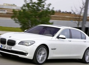 Topowe BMW z silnikiem V12
