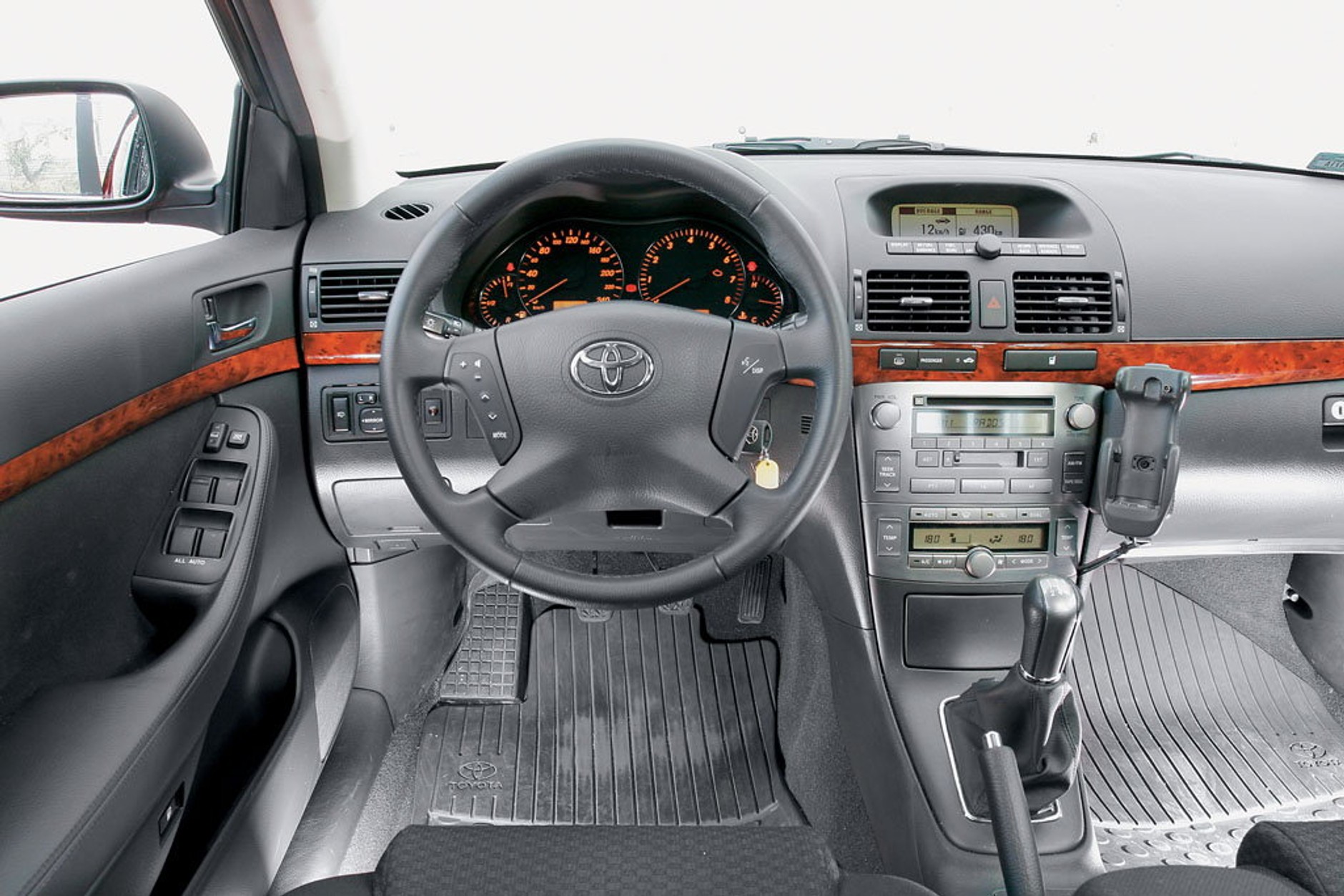 Toyota Avensis (2003-08) - cena od 15 500 zł