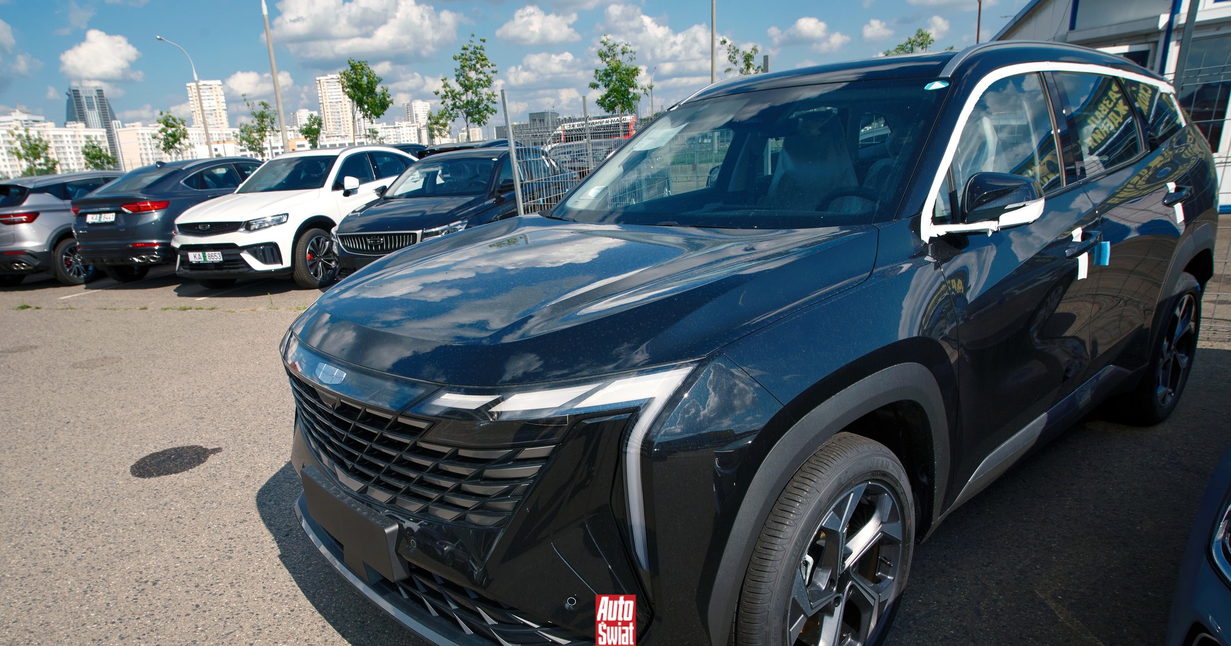 Chiny zalewają świat samochodami spalinowymi. To większy problem niż elektryki