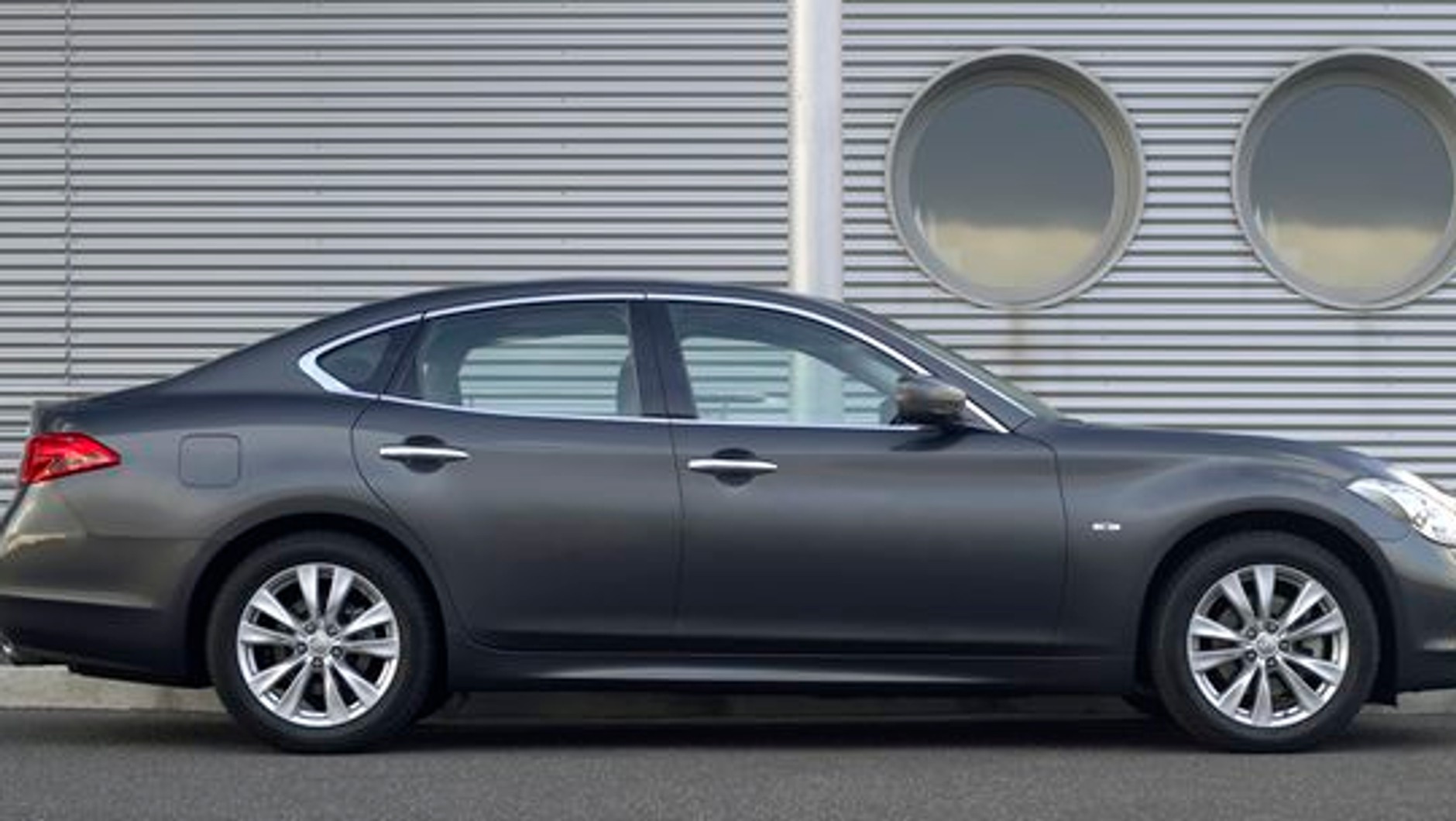Infiniti M – luksus dla biznesmena