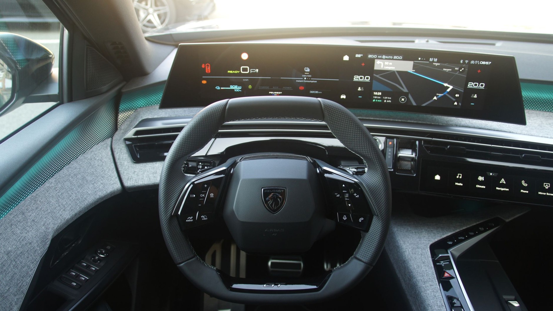 Peugeot E-5008 w pierwszym teście