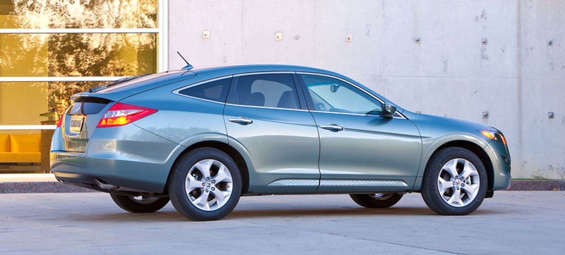 Honda Accord Crosstour: kolejny mikst liftbacka, coupé i SUV-a