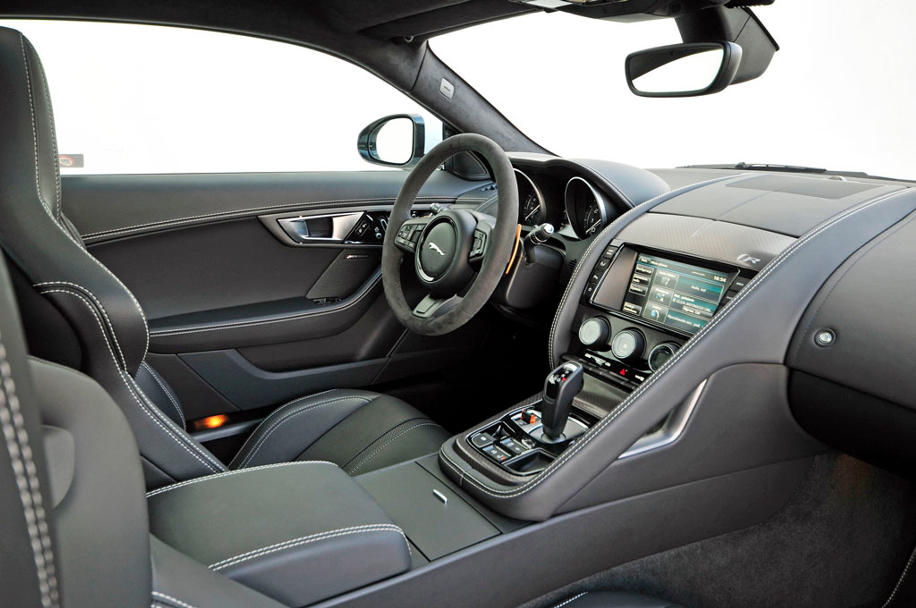 Garaż marzeń: Jaguar F-Type i Land Rover Defender - Brytyjscy łamacze serc