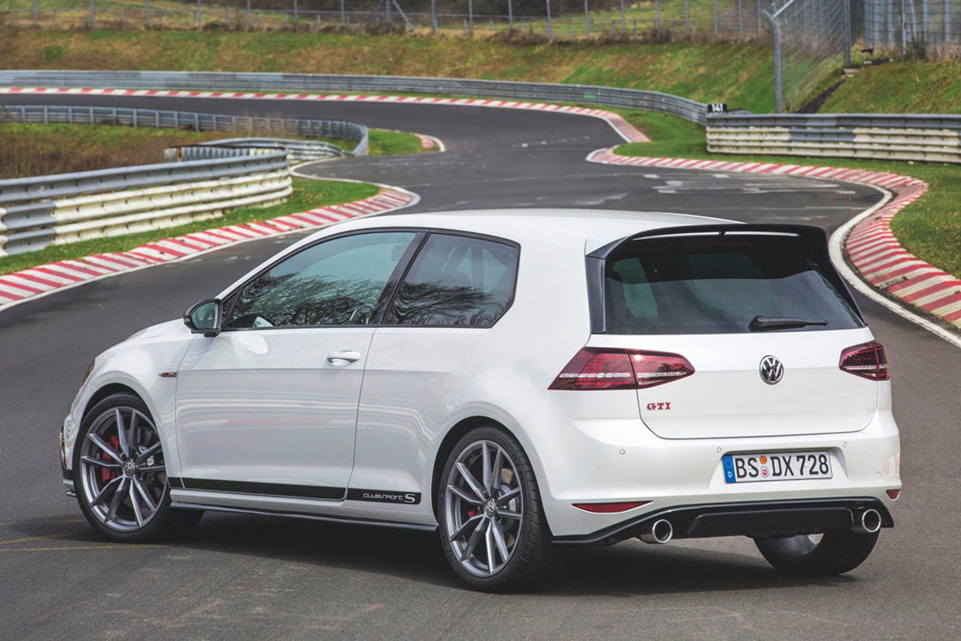 Volkswagen Golf GTI Clubsport S - 310 KM na urodziny