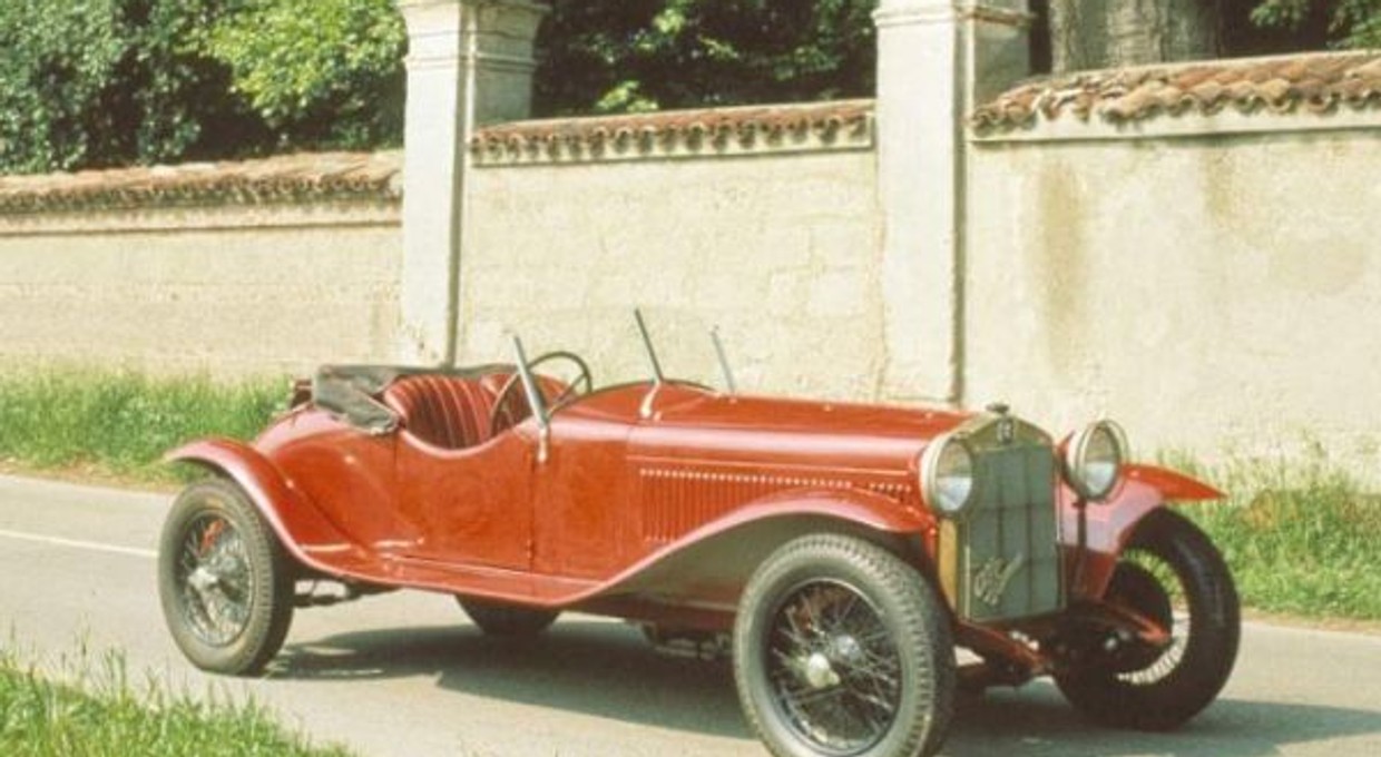 Alfa Romeo w historycznym wyścigu "Mille Miglia 2011"