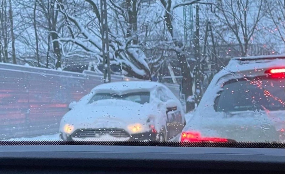 Widełki kary za jazdę nieodśnieżonym autem są bardzo szerokie