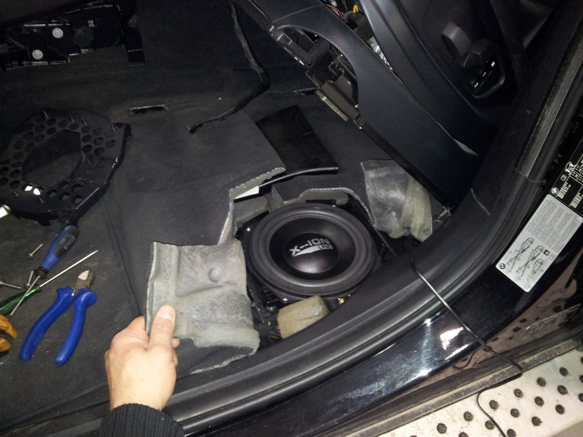 Wymiana fabrycznych głośników w Mini i BMW