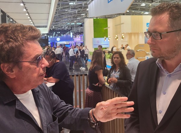 Jean-Michel Jarre komponuje dla Renault i pieszych. Ekskluzywny wywiad z legendą muzyki