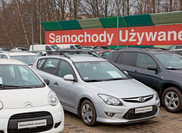 Poradnik dla kupującego używany samochód — ogłoszenia, kontrola stanu, formalności po zakupie