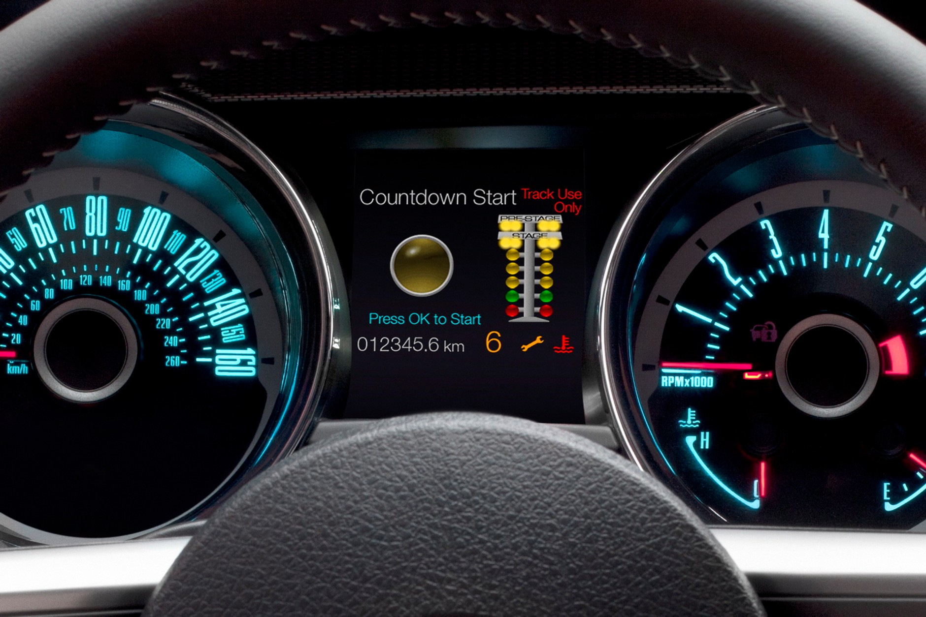 Nadciąga stado dzikich Mustangów