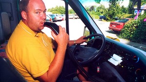 Blokady alkoholowe będą obowiązkowe w autobusach i ciężarówkach. Polacy już stosują takie urządzenia