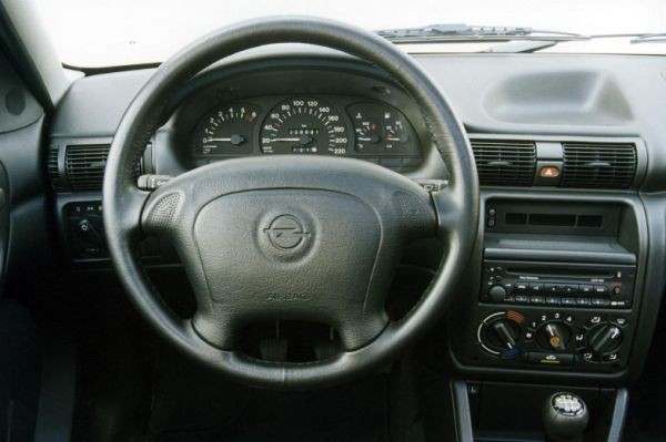 Opel Astra I