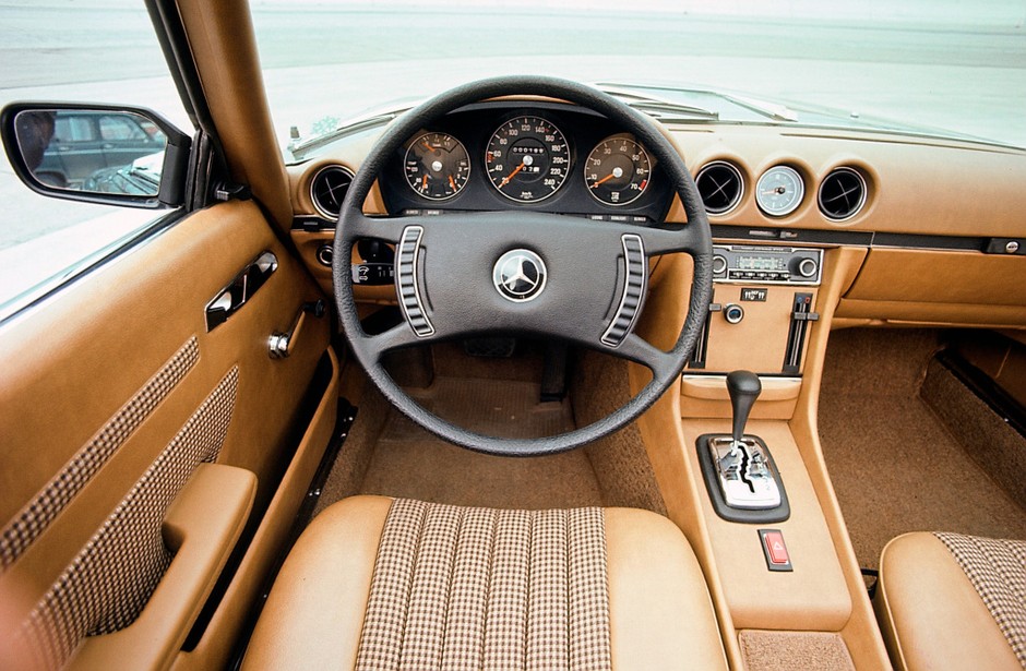 Mercedes R 107