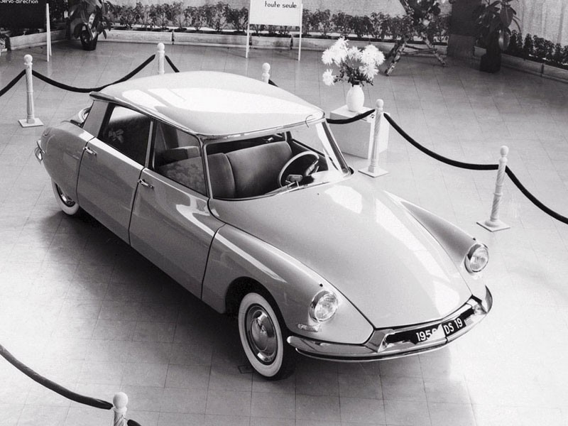 50 kultowych aut w Paradzie Zabytkowych Citroënów w Warszawie (3.10)