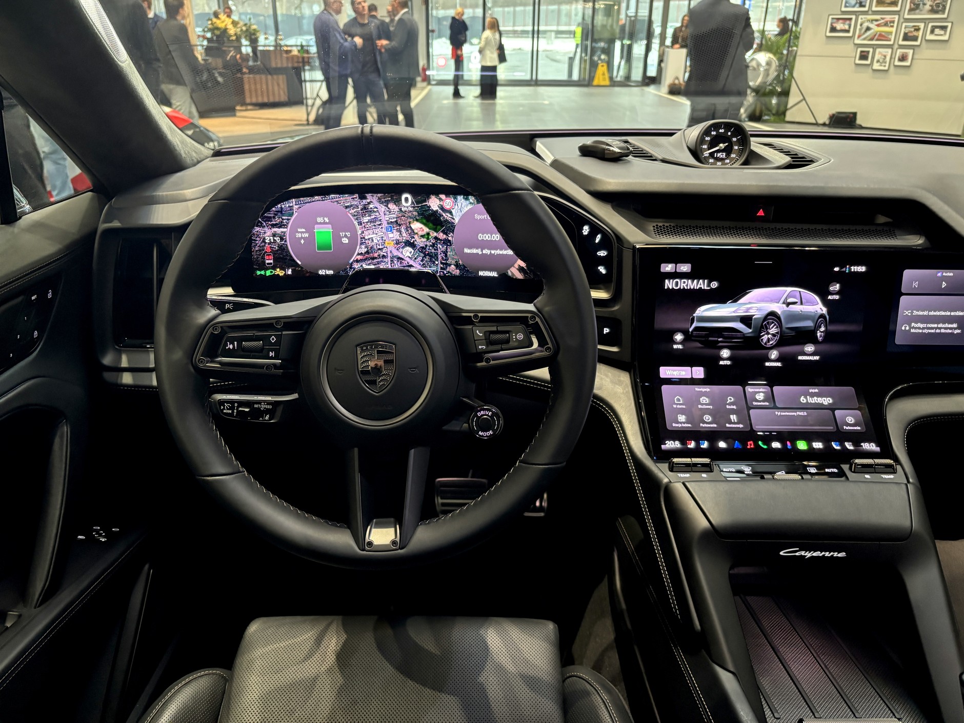 Premiera Cayenne Electric w Porsche Centrum Warszawa Wawer