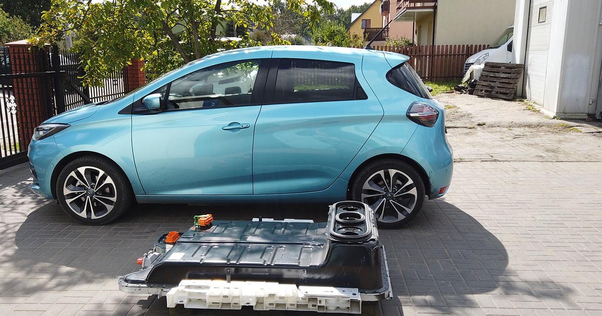 Nawet w niewielkim aucie elektrycznym bateria waży kilkaset kilogramów i jest najdroższym podzespołem samochodu.