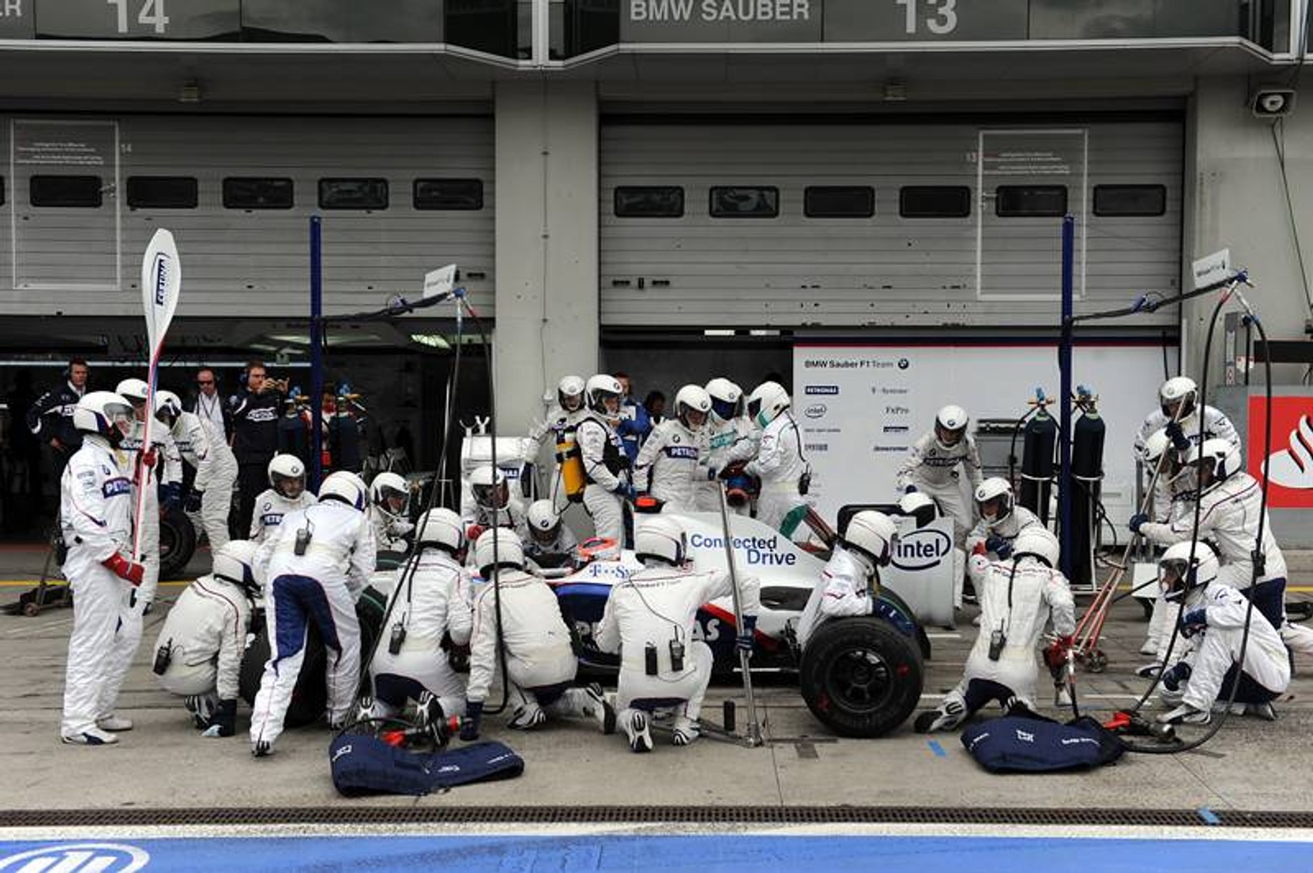 Grand Prix Niemiec 2009: rozpędzony Red Bull Racing dogania Brawn GP (fotogaleria)