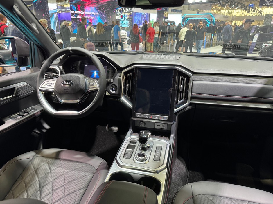 JAC na Poznań Motor Show 2025