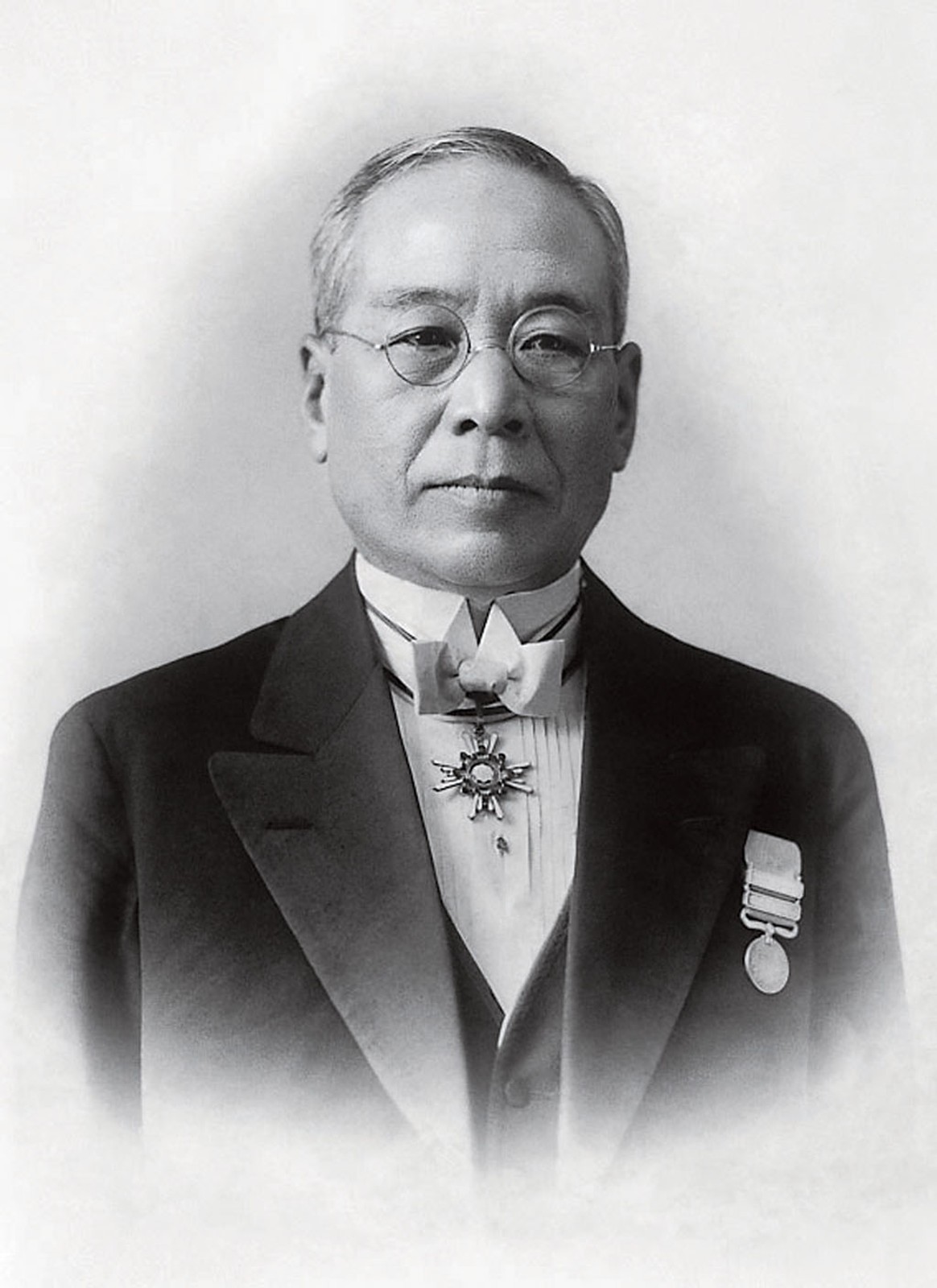 Sakichi Toyoda - Zaczęło się od maszyn
tkackich