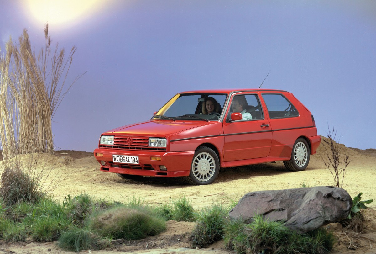 Golf II Rallye – w 1989 roku powstało 5000 usportowionych wersji Golfa wyposażonych w 160-konny silnik 1.8 z mechaniczną sprężarką. Bazowa wersja Rallye kosztowała 46 tys. marek niemieckich (w praktyce oferowane egzemplarze były nieco droższe) – to prawie dwa razy więcej niż najtańsza wersja GTI.