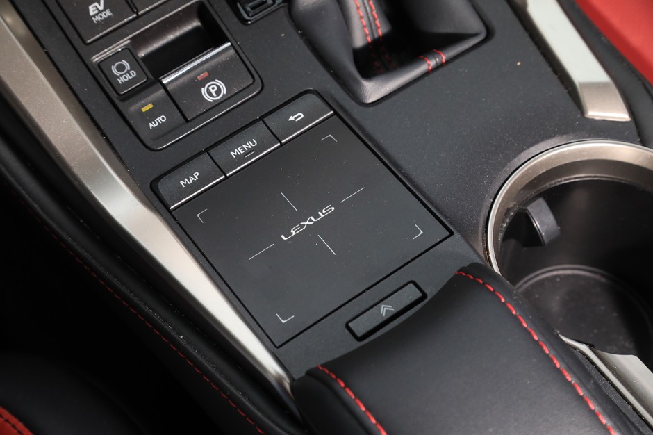 Lexus NX 300h F-Sport