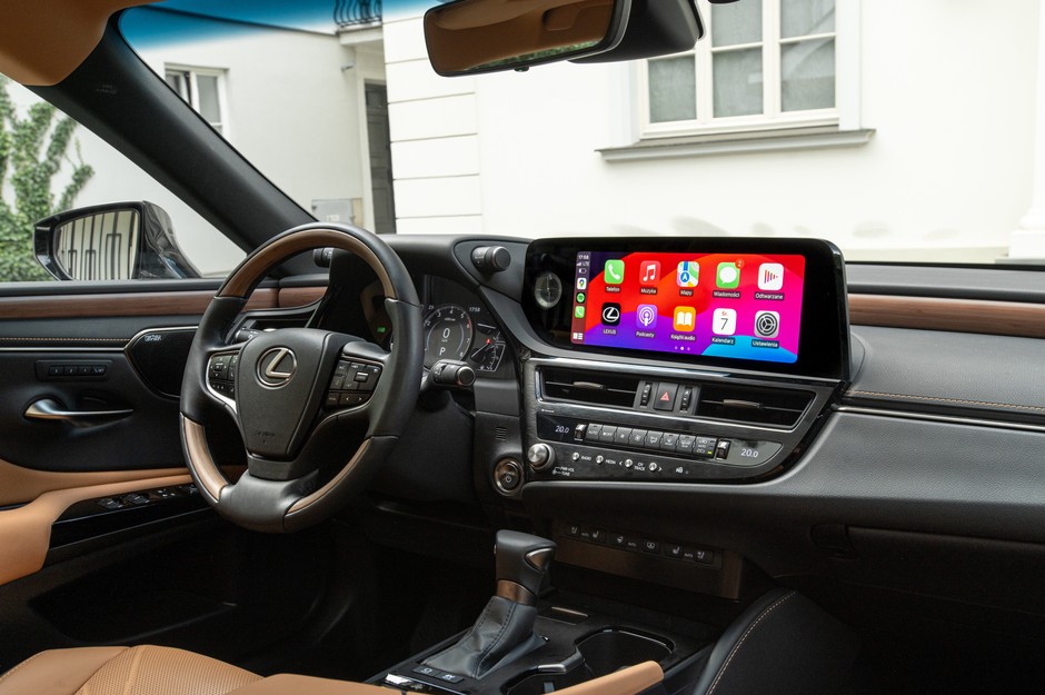 Lexus ES